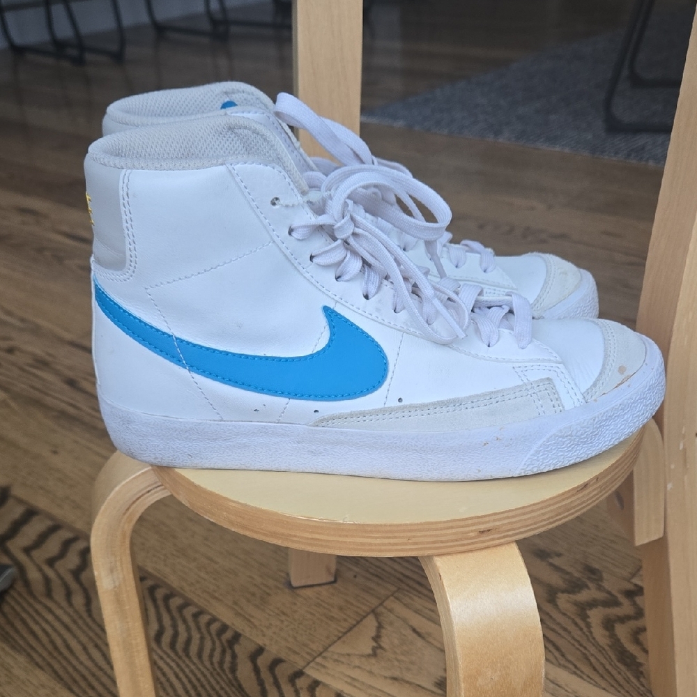 White High-Top Kids Sneakers with Blue Swoosh